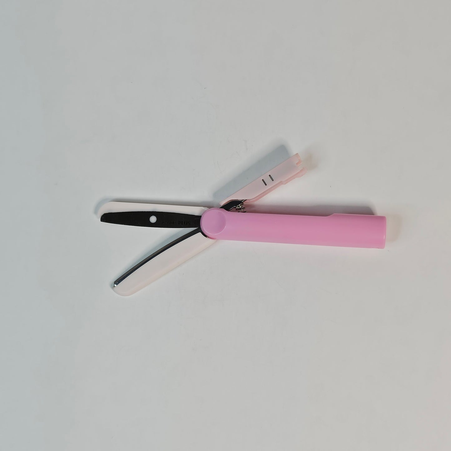 Twiggy Capless Portable Scissors (Baby Pink)