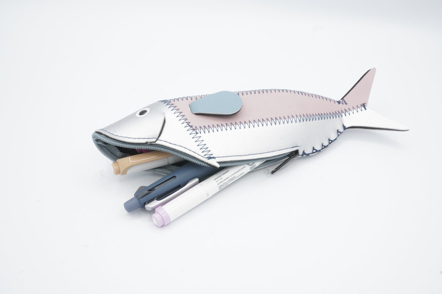 El Commun Pouch Fish case