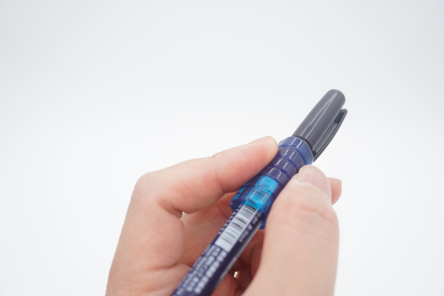 KUTSUWA Writing Material Punyu grip
