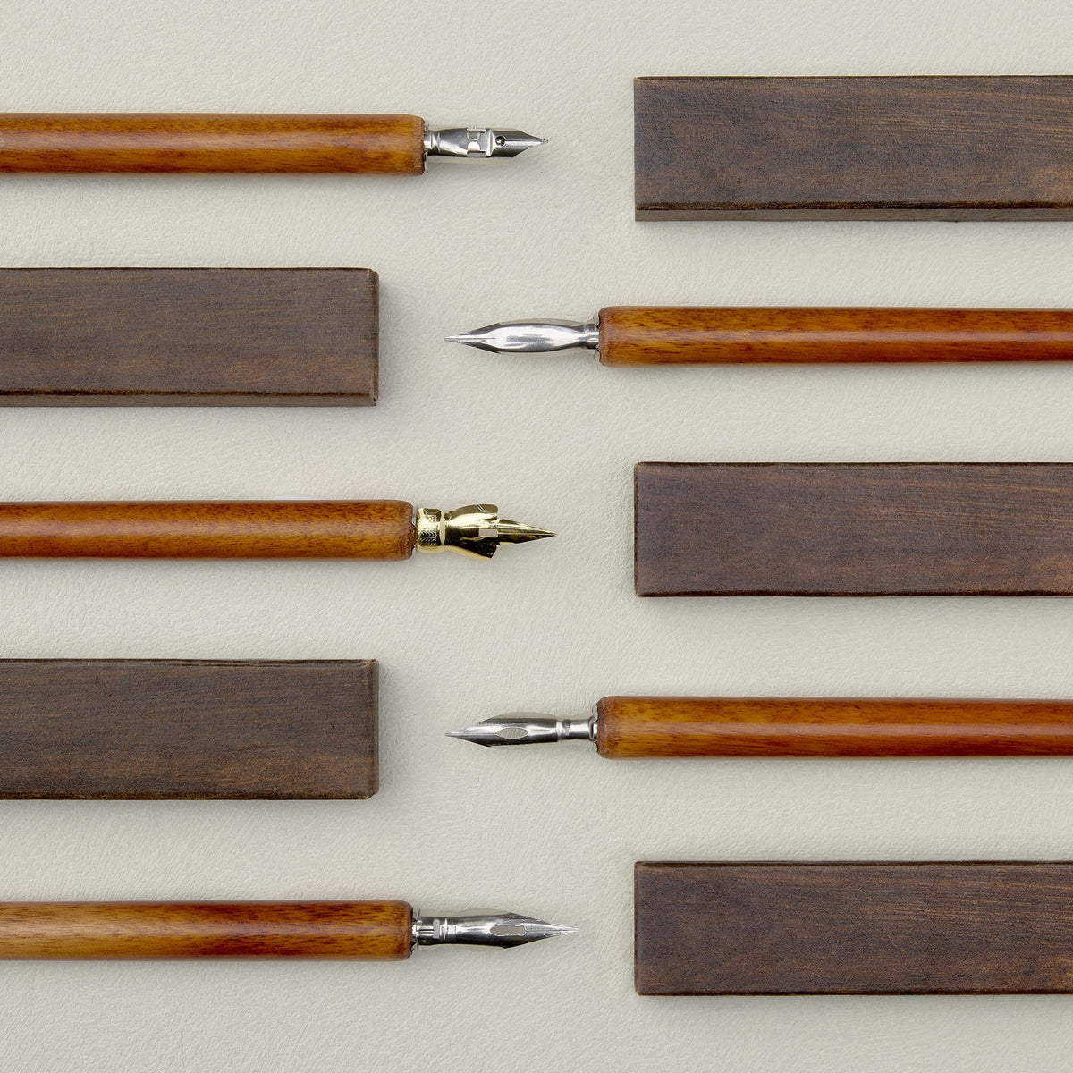 Wearingeul Wooden Dip Pen Holder
