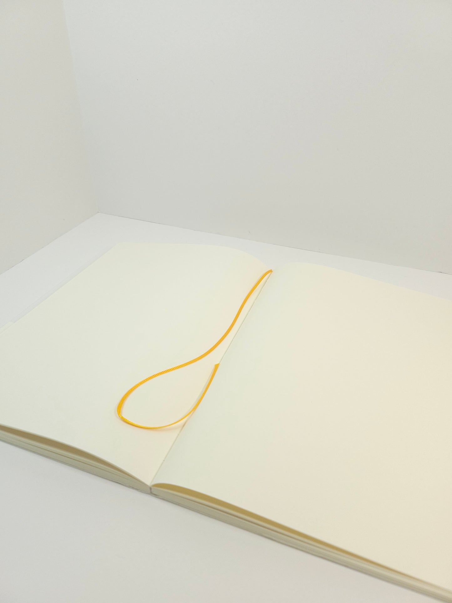 MD NOTEBOOK <A5> Blank